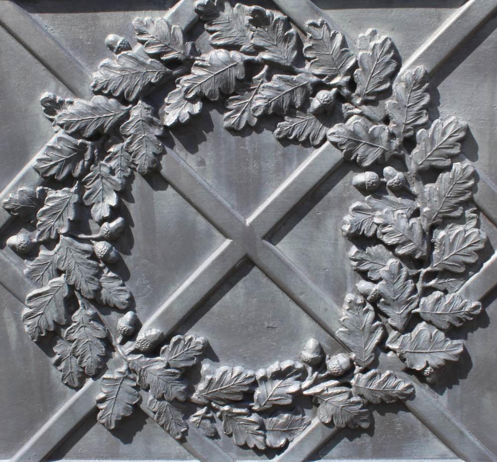 Oak Garland Lead Planter Detail