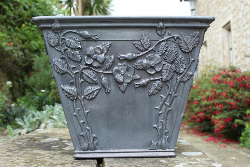 ARTS & CRAFTS LEAD PLANTER