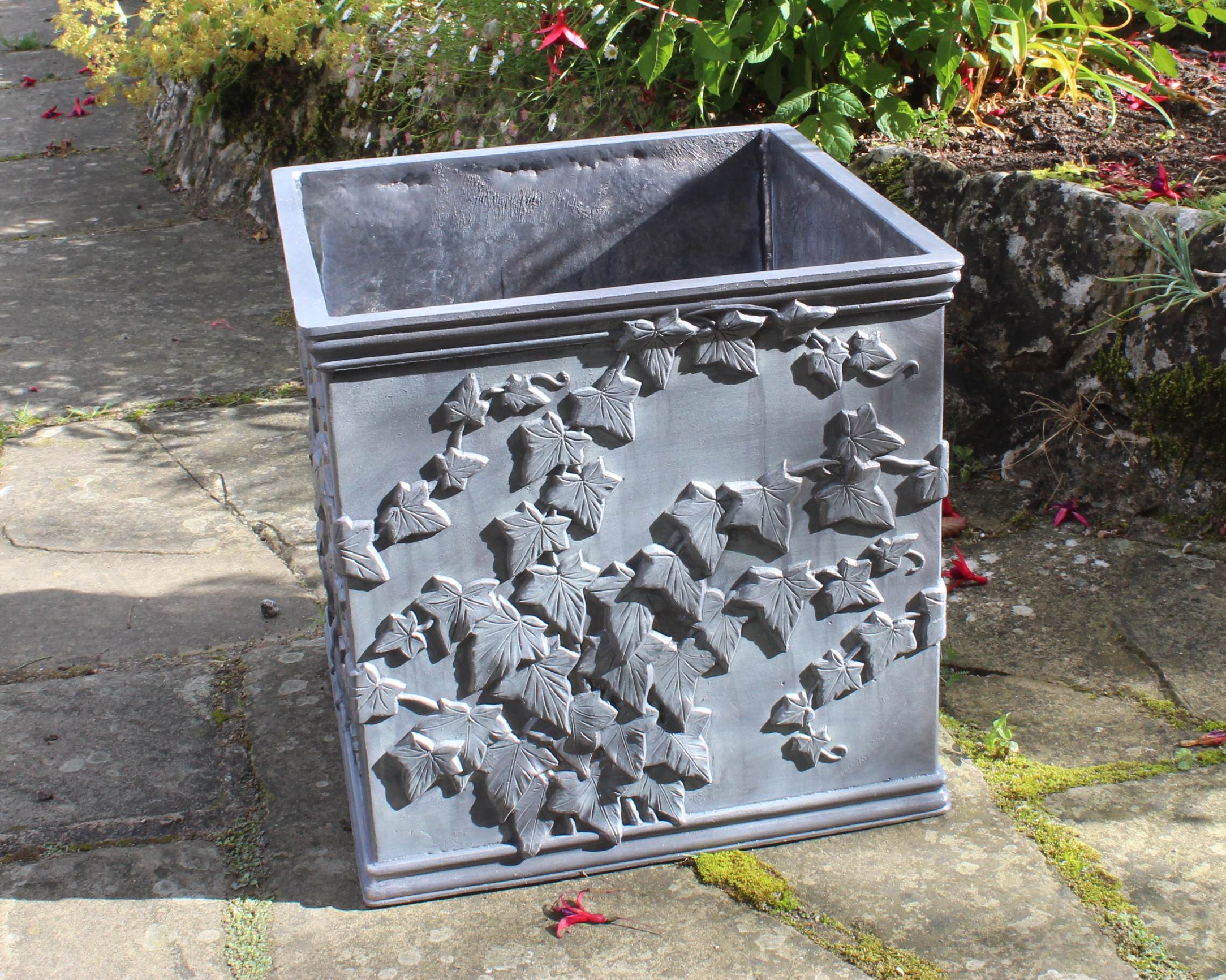 IVY SQUARE LEAD PLANTER - Image 3