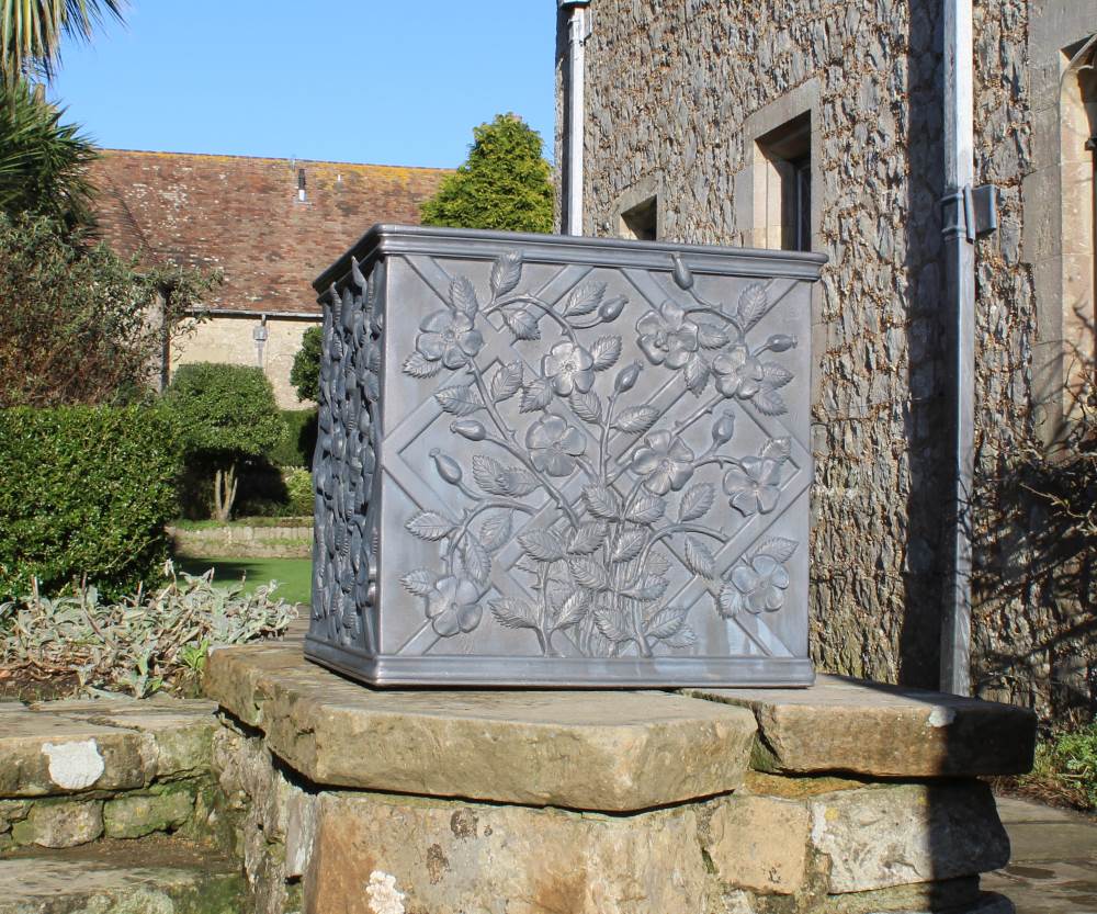 ARTS & CRAFTS DOG ROSES SQUARE LEAD PLANTER - Image 5