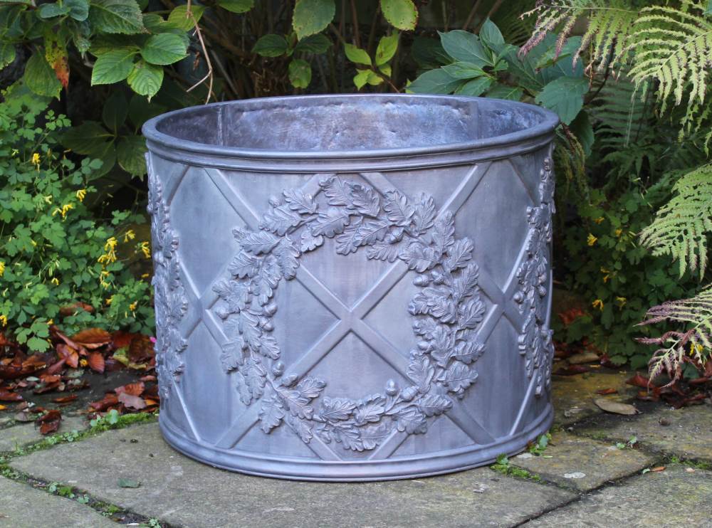 OAK GARLAND ROUND LEAD PLANTER - Image 3