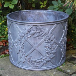 OAK GARLAND ROUND LEAD PLANTER
