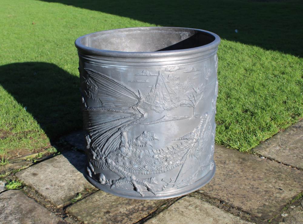 SAINT GEORGE AND THE DRAGON ROUND 3 LEAD PLANTER - Image 2