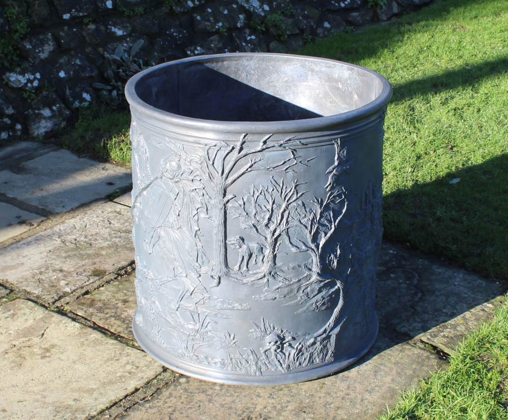 SAINT GEORGE AND THE DRAGON ROUND 3 LEAD PLANTER - Image 4