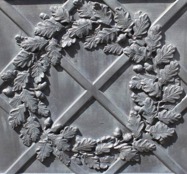 Oak Garland Lead Planters