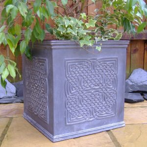 WOODCHURCH LEAD PLANTER