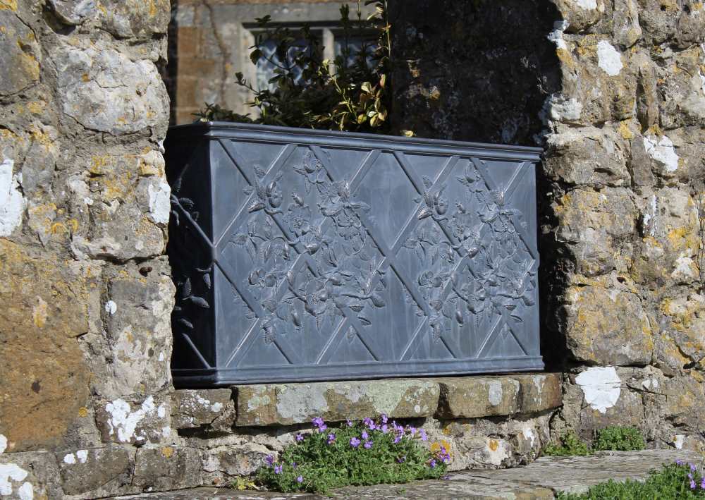 DOG ROSES LEAD CISTERN