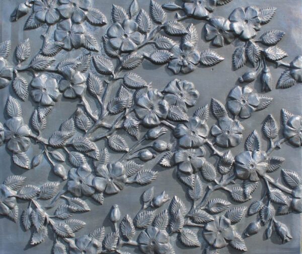 Conkwell lead planter detail