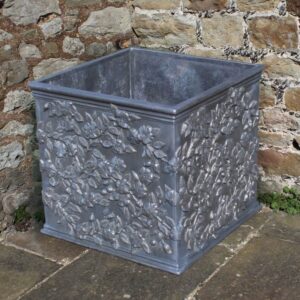 Conkwell lead planter