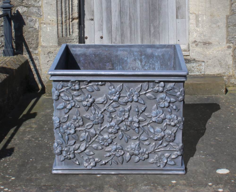 RAMBLING ROSE SQUARE LEAD PLANTER