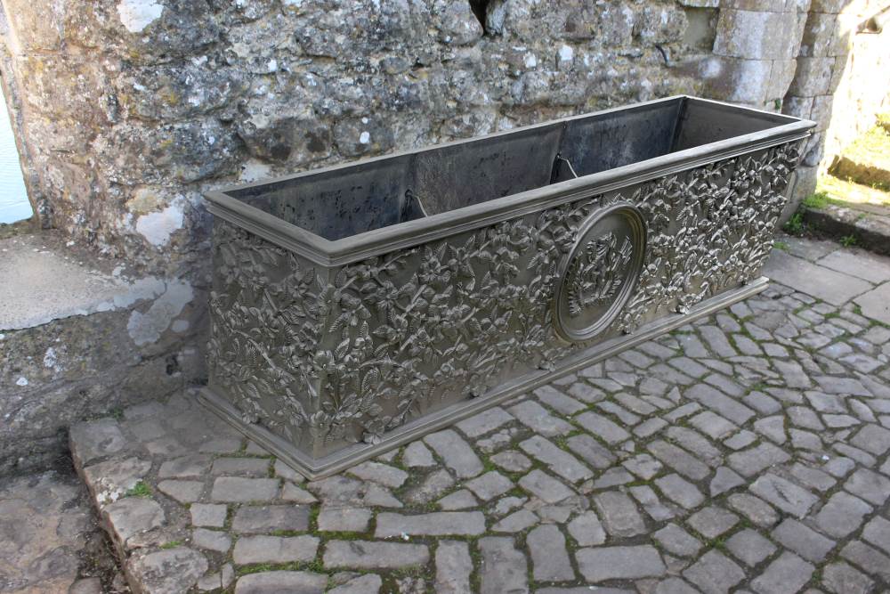 RAMBLING ROSE BESPOKE LEAD PLANTER